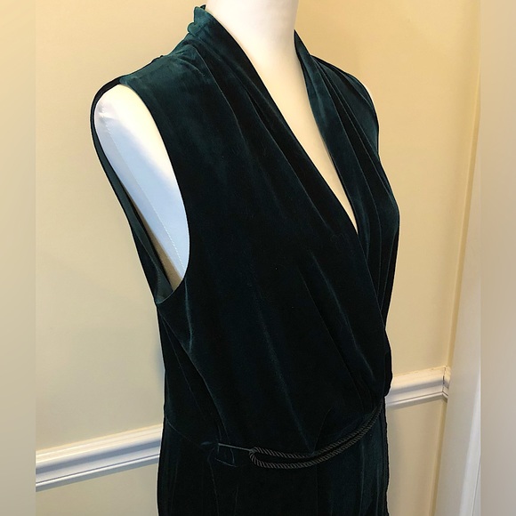 VINCE CAMUTO Emerald Green Crushed Velvet V-Neck Sleeveless Jumpsuit Sz 14 NWT - Picture 2 of 10
